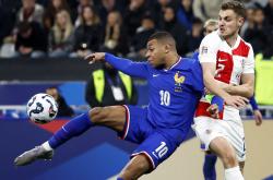 华体会皇马赞助商-球星现身欧国联比赛，精湛技术引无数赞叹