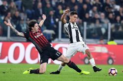 华体会官方平台下载-尤文图斯中场组织有序，进攻流畅