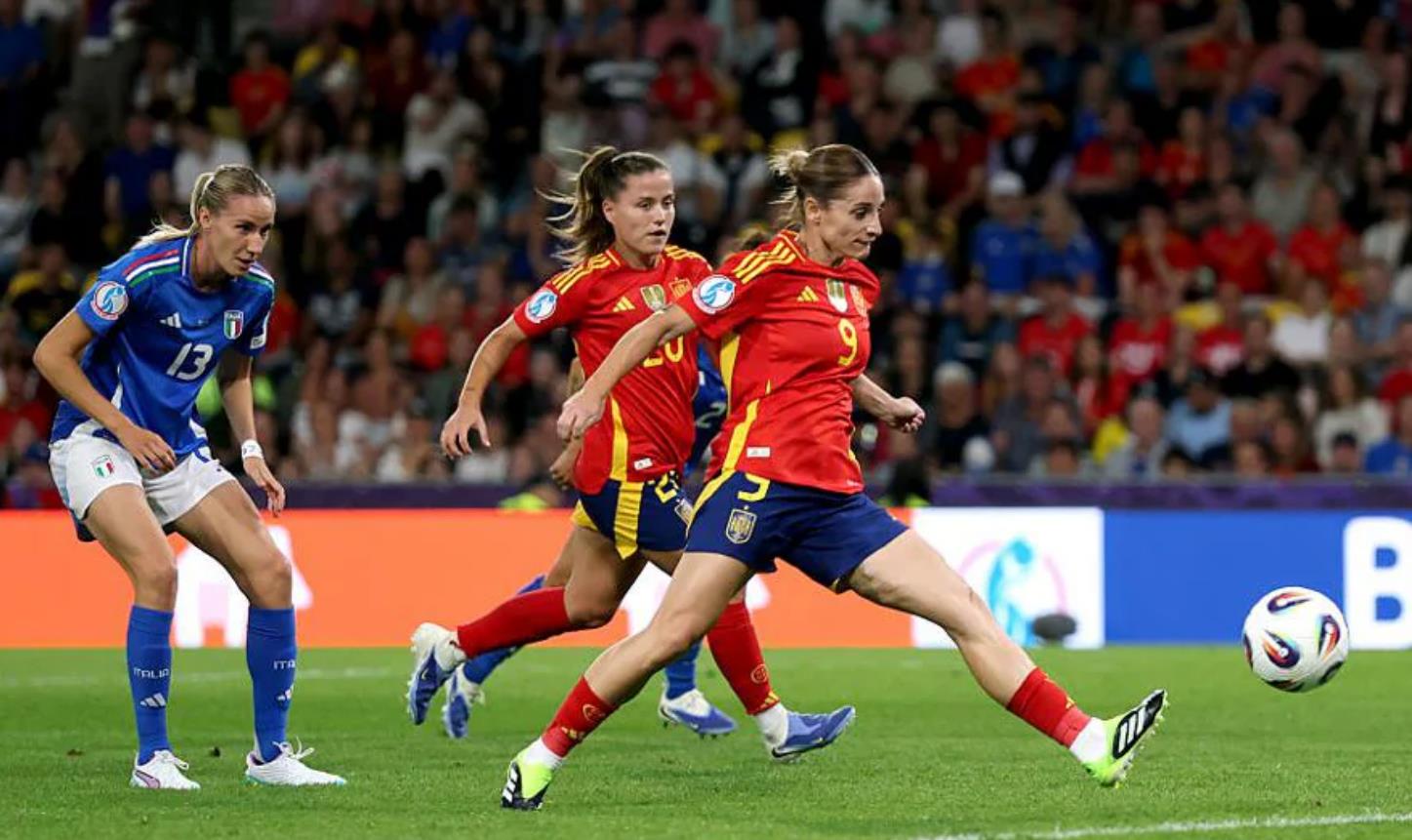 意大利女足在欧洲锦标赛上晋级八强
