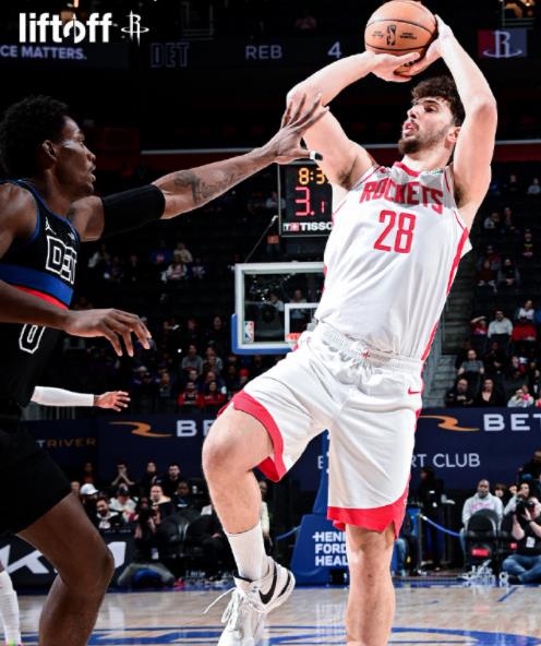 火箭队新赛季表现不佳,遭到批评 火箭队新赛季表现不佳,遭到批评